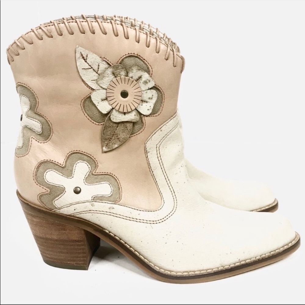 NWT MIA Leather Cowboy Boots Floral Cream Tan 7.5